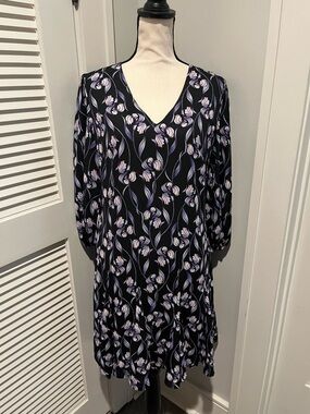 Black Floral V-Neck Long Sleeve Dress